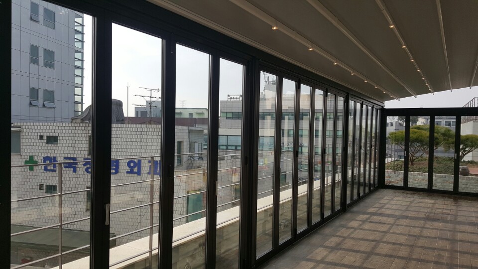 창작과 비평사 사옥 건물 썬룸 이미지